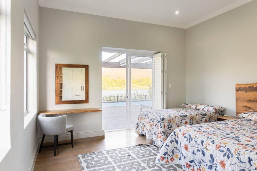 5 Bedroom Property for Sale in Val De Vie Estate Western Cape
